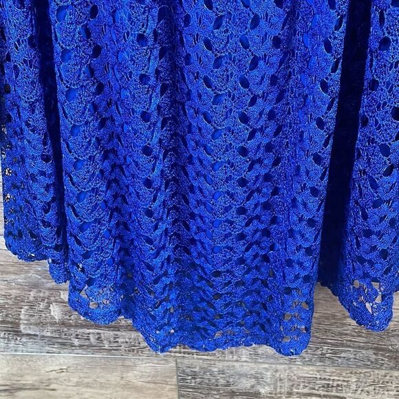 Jennie & Marlis Women’s Royal Blue Lace Overlay Blouse Size Large NWT - Picture 10 of 10
